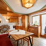 Haus Schroll * Ried im Zillertal