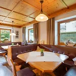 Haus Schroll *
