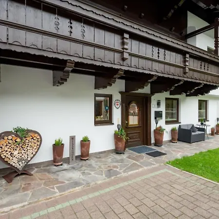 Haus Schroll Apartamento *