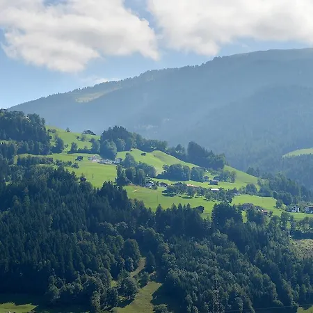 Haus Schroll 齐勒河谷的里德